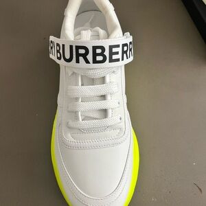 Burberry Women's Sneakers in White and Neon Yellow